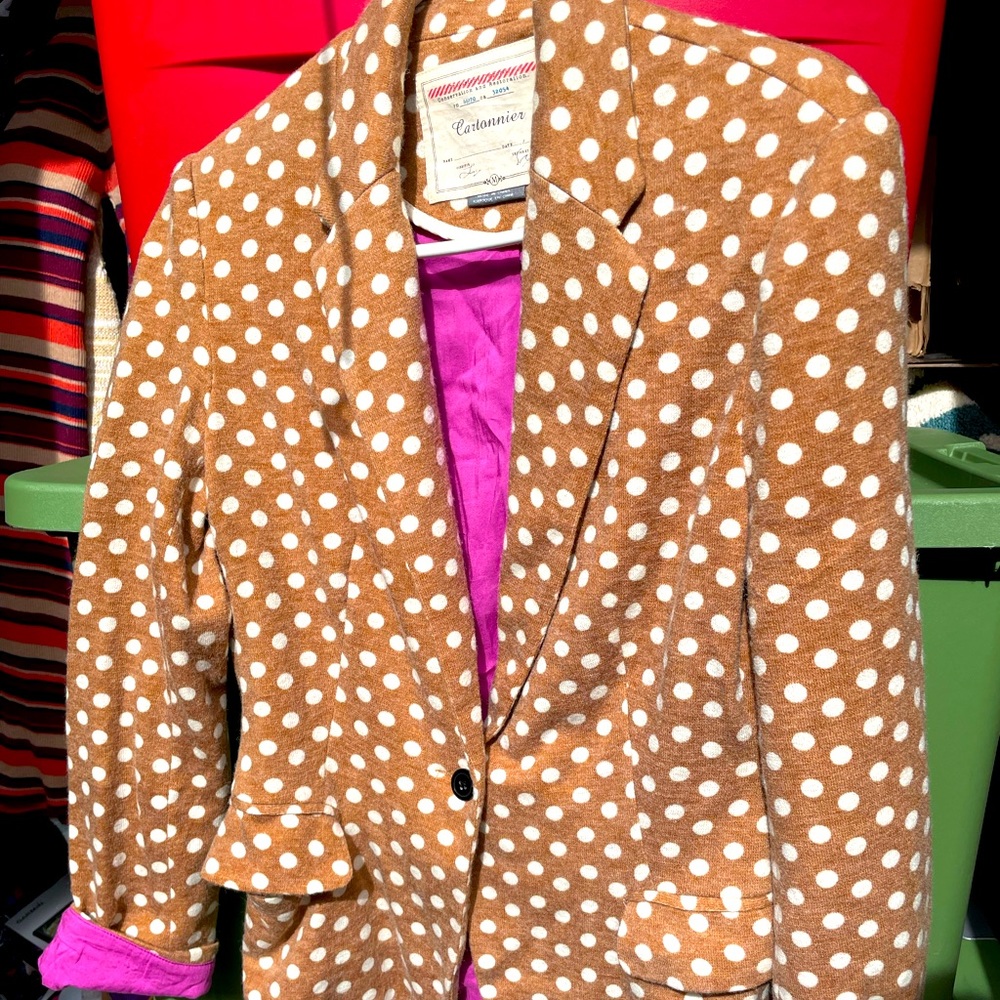 Cartonier blazer. Polka dot/pink inside